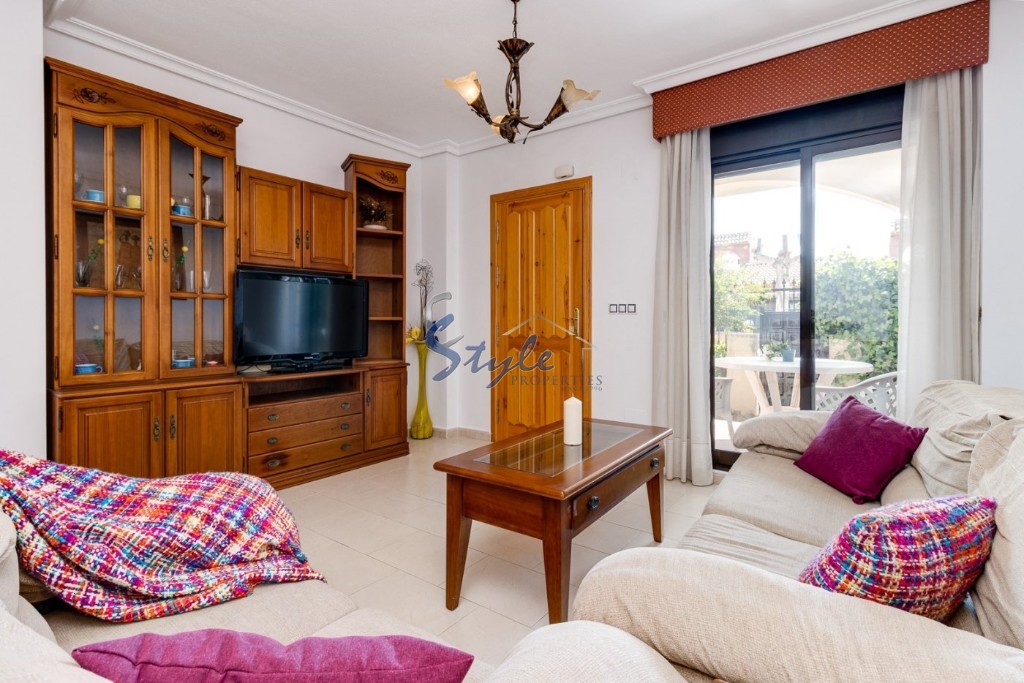 Resale - Villa - Torrevieja