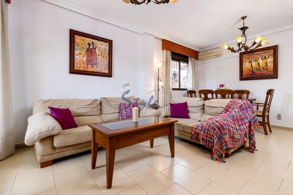 Resale - Villa - Torrevieja