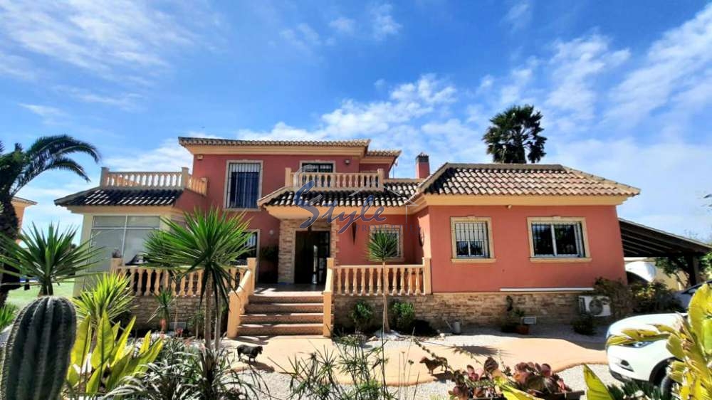 Casa independiente con piscina privada en Catral, Costa Blanca, España