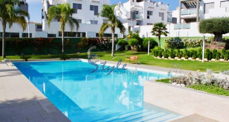 Fantastic Penthouse with a parking place for sale in Amay Quinto, Punta Prima, Costa Blanca, Spain