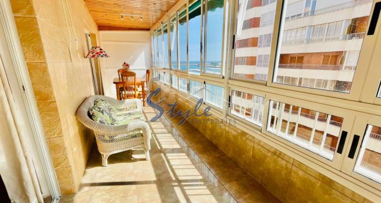 Comprar Apartamento en la Playa Acequion con vistas al mar,Torrevieja. ID 4092