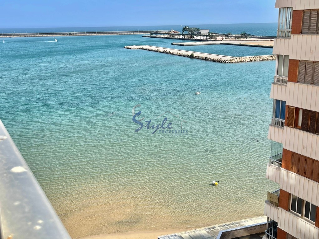 Buy apartment on the beach with Seaview in Playa Acequion, Torrevieja, Costa Blanca. ID: 4092
