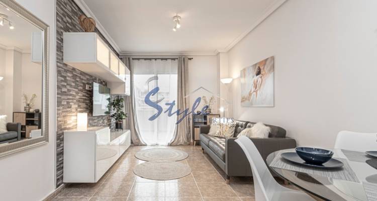 Comprar Apartamentos en Cabo Roig cerca del mar. ID 4094