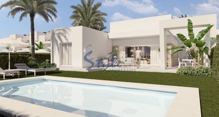Detached Villas for sale on the golf course Costa Blanca South, Spain