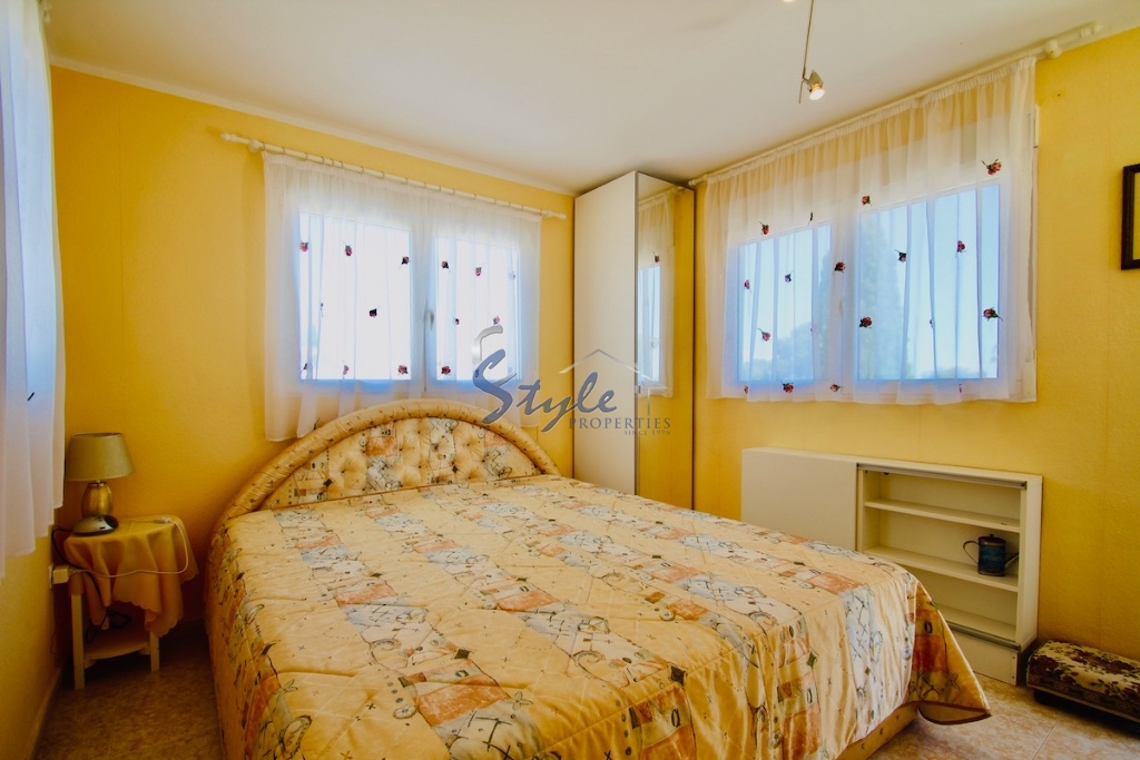 Вилла с 3 спальнями и бассейном в продаже в Los Balcones, Torrevieja, Costa Blanca, Испания