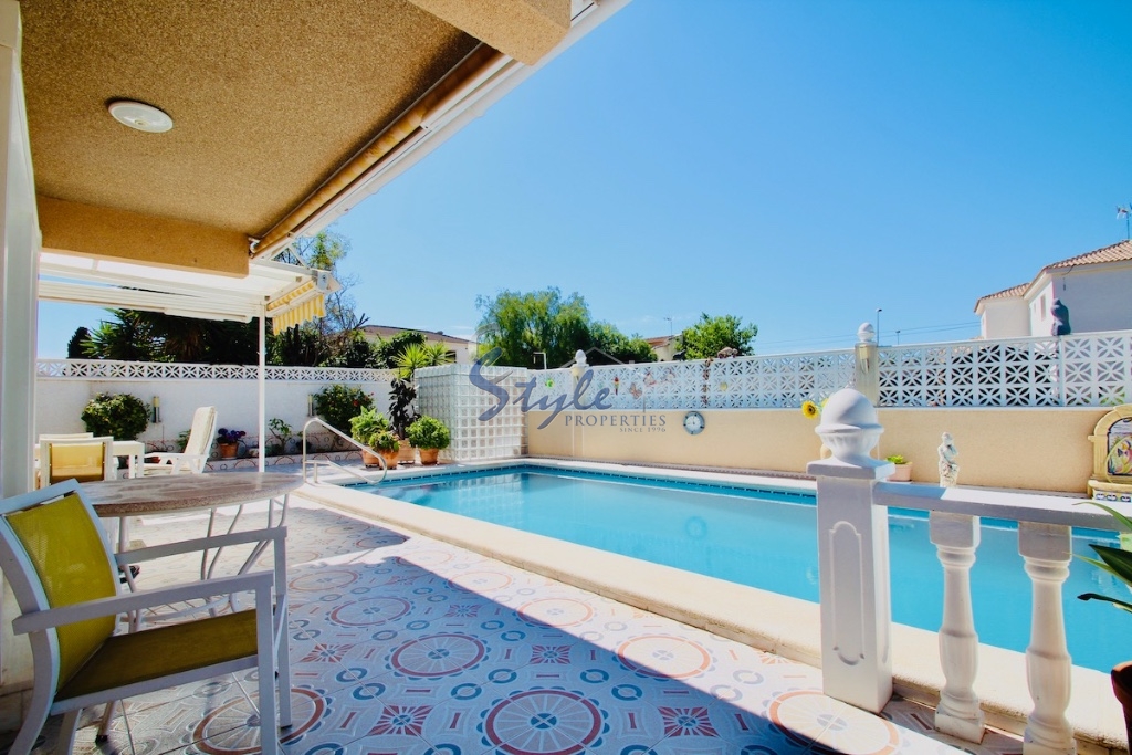 Resale - Villa - Los Balcones, Torrevieja - Los Balcones