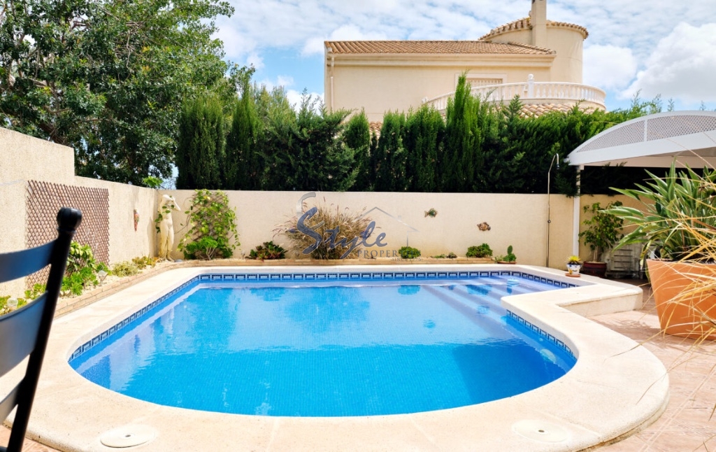 Resale - Villa - Pinar De Campoverde