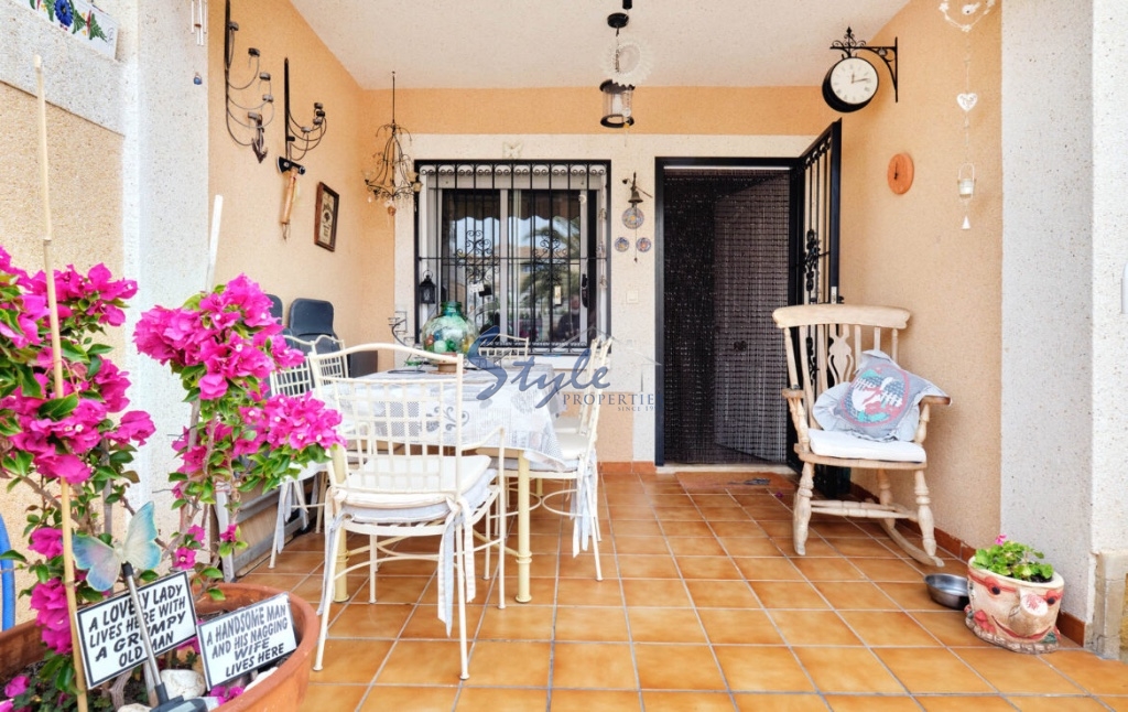 Corner Semi Detached house with private pool for sale in Pinar de Campoverde, Costa Blanca, Spain