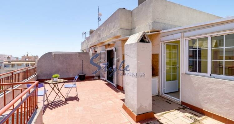 Buy apartment in Costa Blanca steps from the sea and beach in Torrevieja. ID: 4107