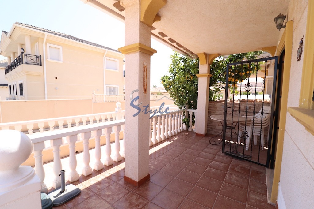 Buy townhouse with large private garden area in Costa Blanca close to sea in La Zenia. ID: 4108