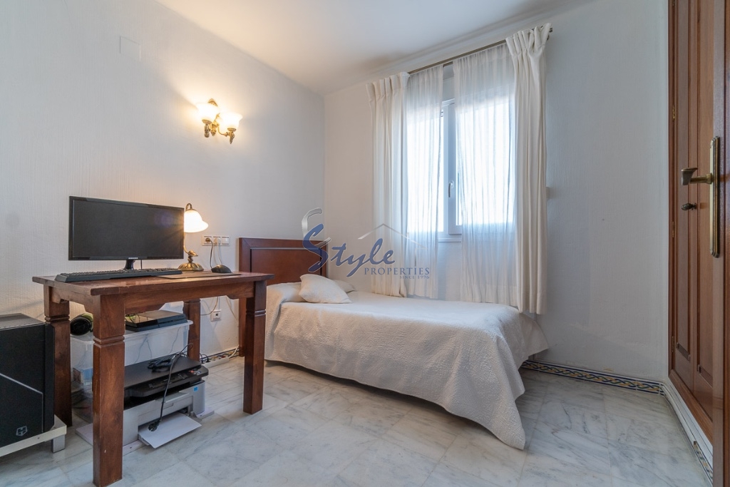Квартира у моря с двумя спальнями продается в Las Atalayas, Aldea Del Mar, Torrevieja, Costa Blanca, Spain