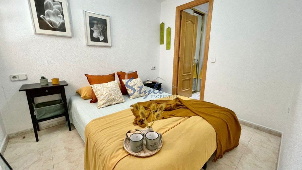 Buy apartment close to the sea in Torrevieja, Costa Blanca, 100 meters from the beach. ID: 4111