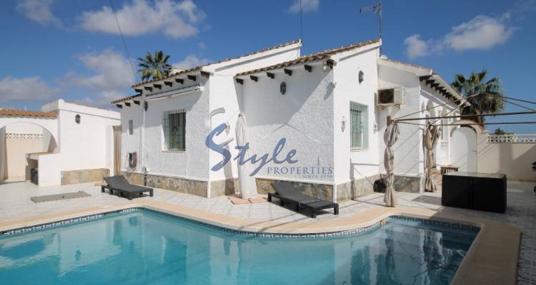 Resale - Villa - San Miguel De Salinas