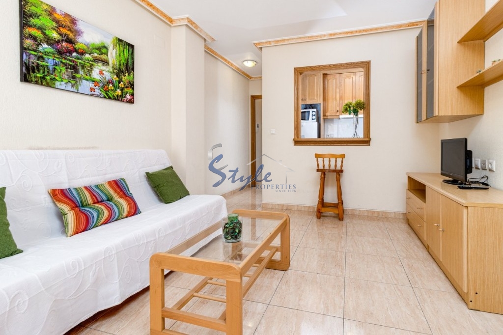 Buy apartment close to the sea in Torrevieja, Costa Blanca, 900 meters from the beach. ID: 4122