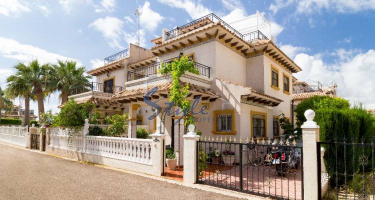 Amazing townhouse with 2 bedrooms for sale in Playa Flamenca, Orihuela Costa, Costa Blanca, Spain