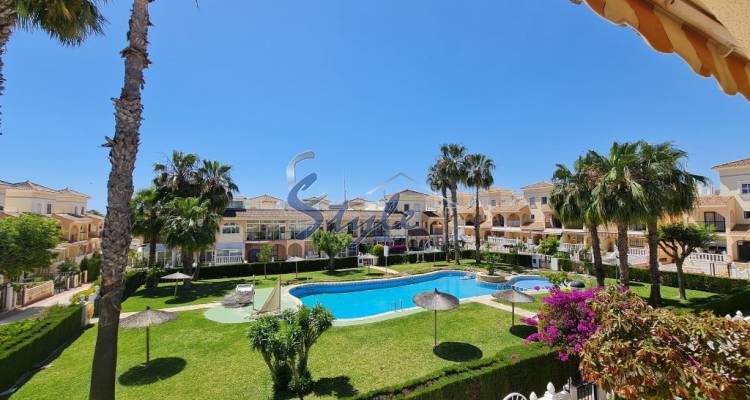 Comprar casa adosada con 3D con piscina y cerca del mar en Playa Flamenca, Orihuela Costa. ID: 4123