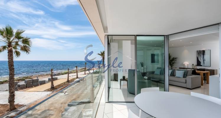 Apartamentos en primera línea de mar en Torrevieja, Costa Blanca Sur, España