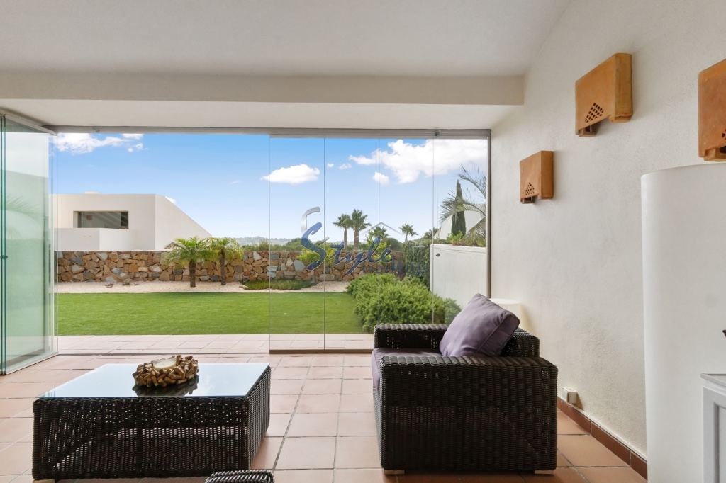 Resale - Villa - Las Colinas