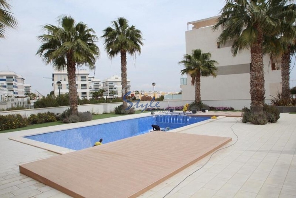 Buy apartment with pool in Costa Blanca close to golf in Villamartin. ID: 4138