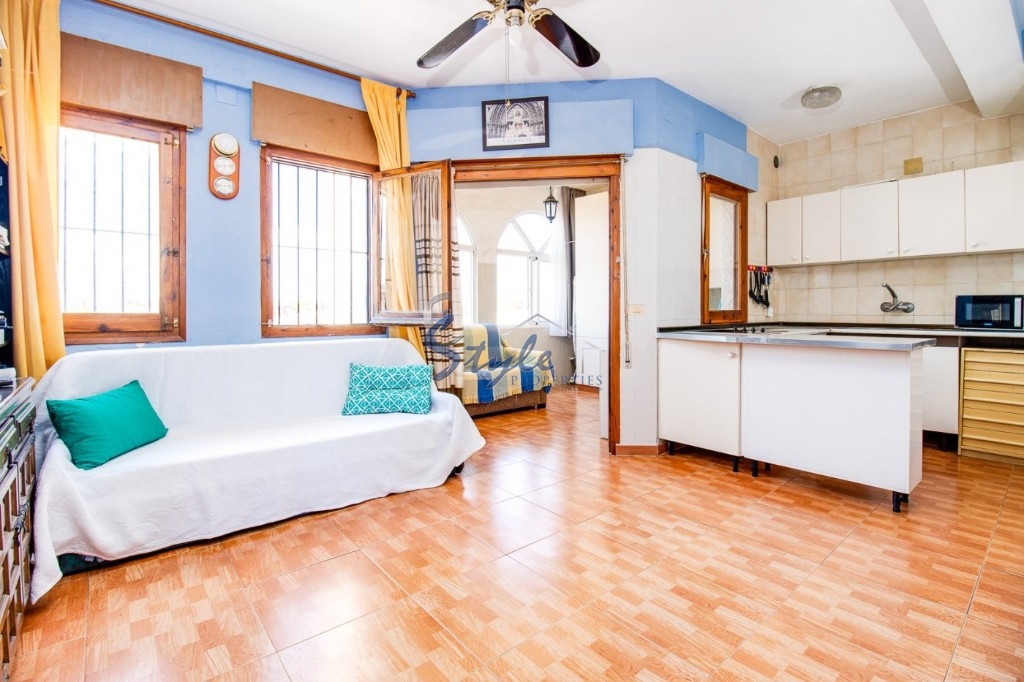 Buy apartment on the beach in CALAS BLANCAS, Torrevieja, Costa Blanca. ID: 4141