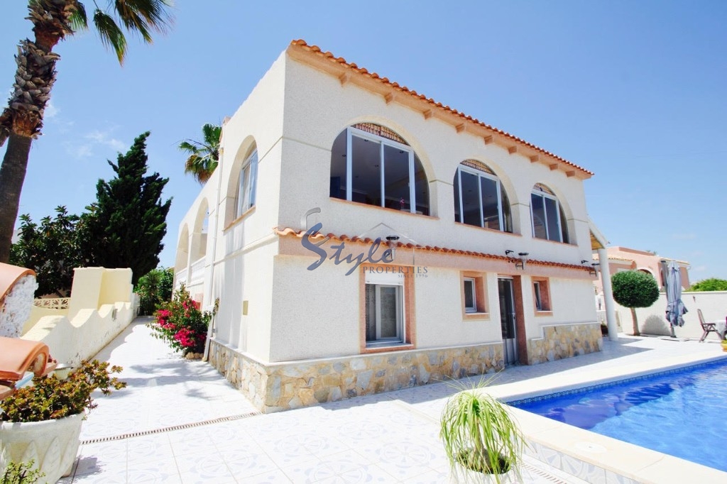 Resale - Villa - Costa Blanca - Orihuela Costa