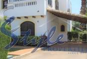 Buy detached villa near the golf course in Eagles Nestde Villamartin. ID: 4150