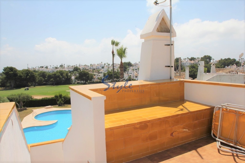 Buy detached villa near the golf course in Eagles Nestde Villamartin. ID: 4150