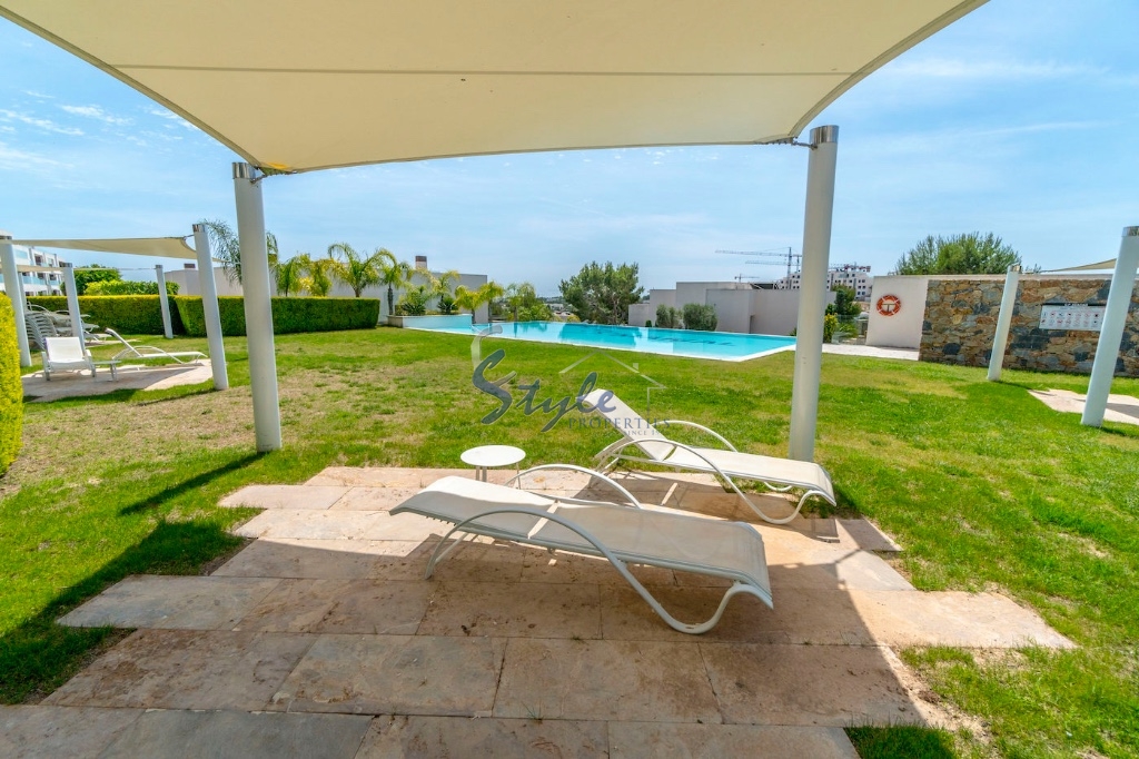 Resale - Villa - Las Colinas