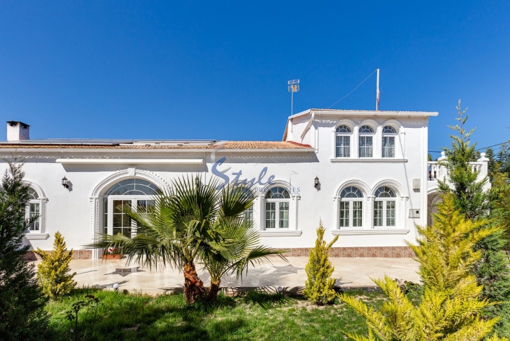 Resale - Villa - La Marina