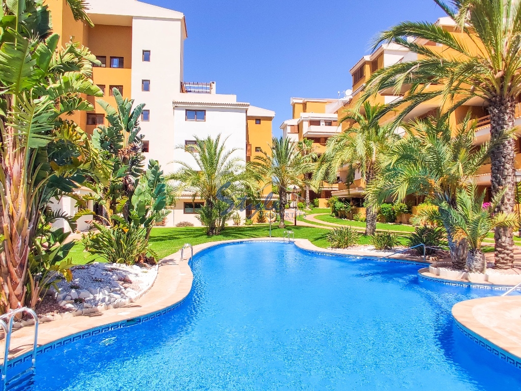 South-facing apartment with two bedrooms for sale in La Entrada, Punta Prima, Costa Blanca South, Spain D2680
