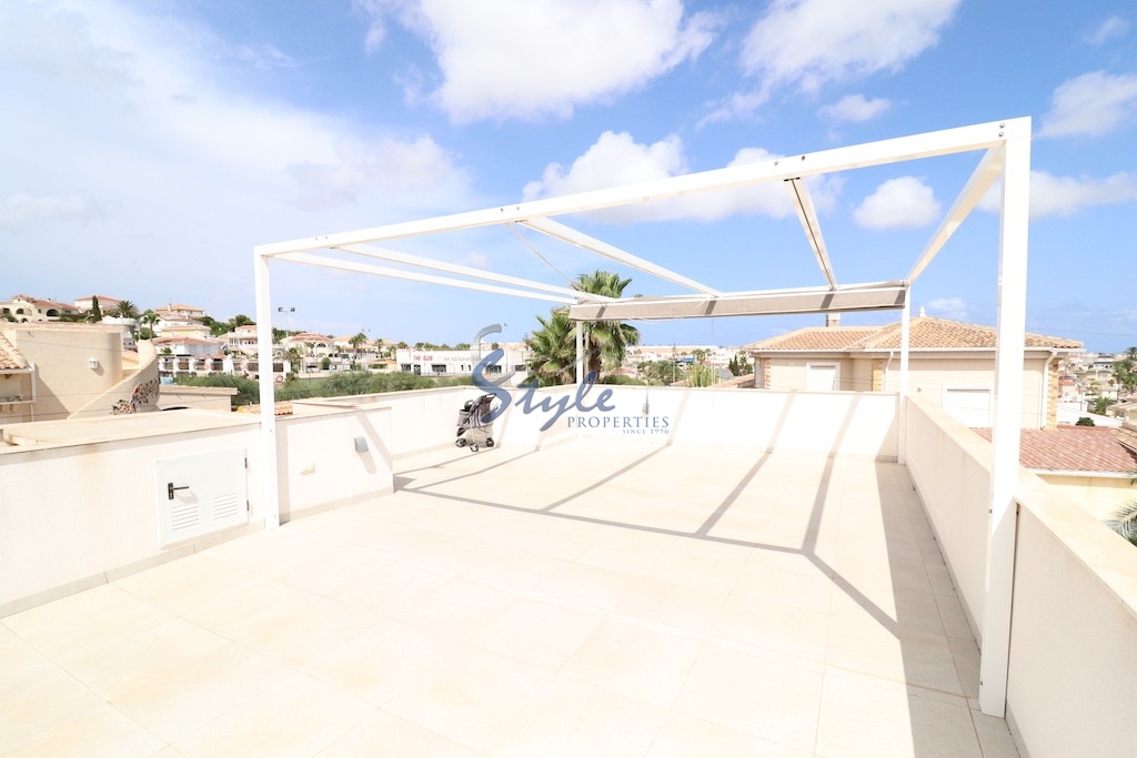 Comprar villa con parcela y piscina privada en Ciudad Quesada cerca del mar. ID 4168 