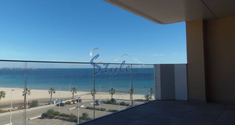 Seafront apartments for sale in the new development in Mil Palmeras, Costa Blanca South, Spain ON1345