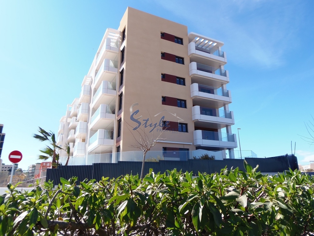 Apartamentos en primera línea de mar en la nueva promoción de Mil Palmeras, Costa Blanca Sur, España ON1345