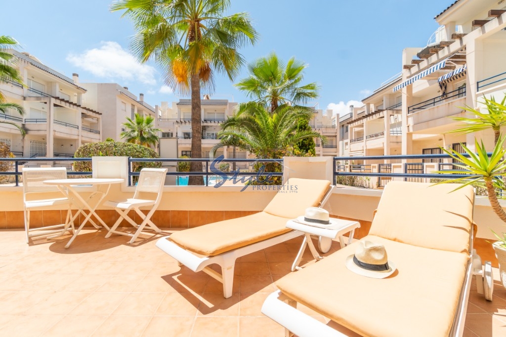 Buy apartment with pool close to the sea in La Veleta, Orihuela Costa. ID: 4178