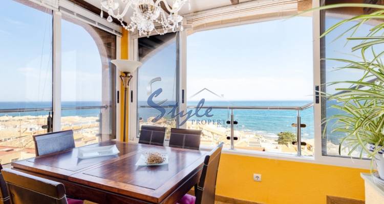 Comprar ático dúplex con vistas al mar en Torrevieja a 500 metros de la playa. ID 4190