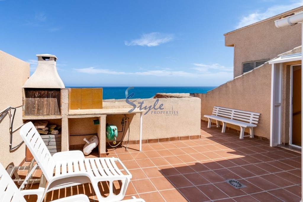 Comprar ático dúplex con vistas al mar en Torrevieja a 500 metros de la playa. ID 4190