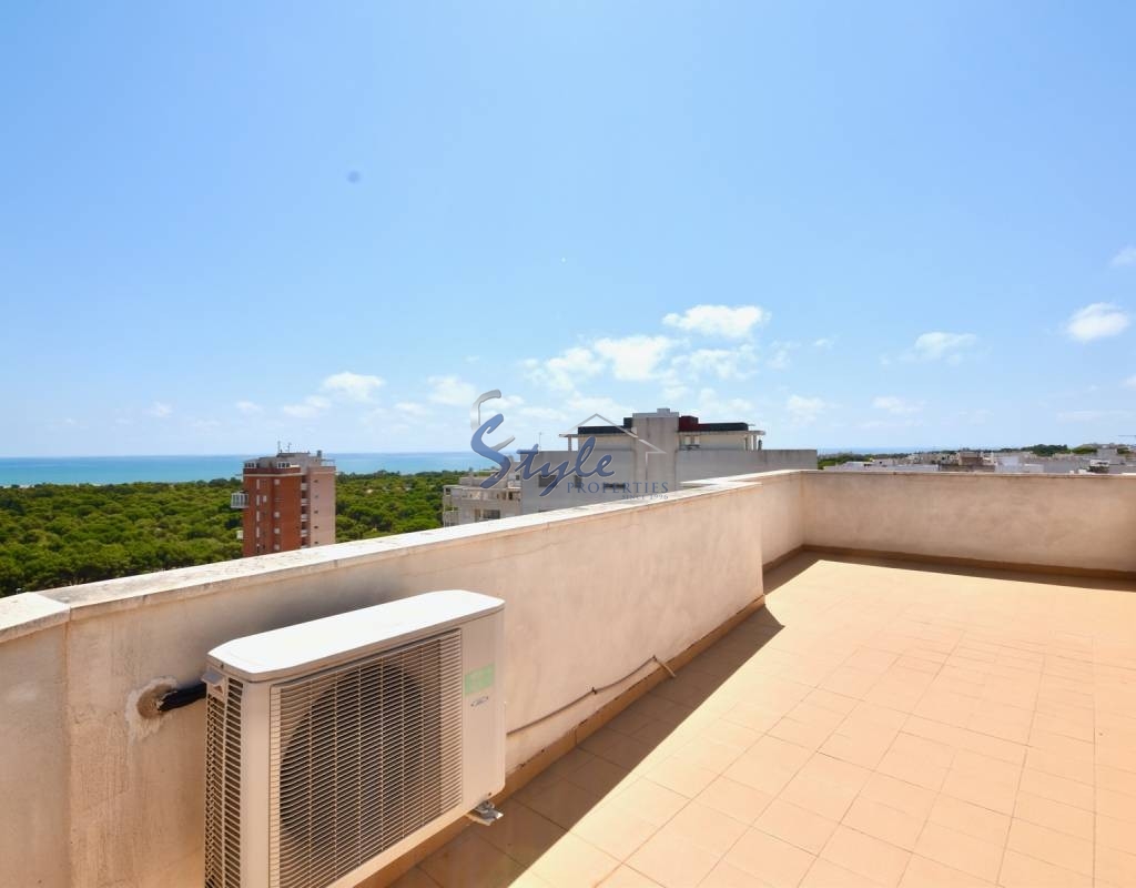 Buy penthouse a few meters from the marina port in Guardamar del Segura, Costa Blanca. ID: 4196