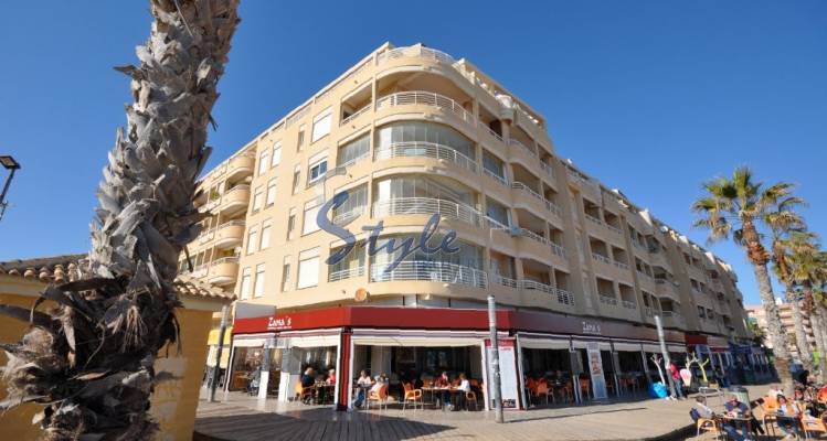Buy apartment with sea views on the 1st line from the beach in La Mata, Torrevieja. ID 4197