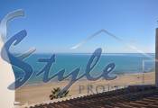 Comprar apartamento con vistas al mar en primera línea de la playa La Mata, Torrevieja. ID 4197