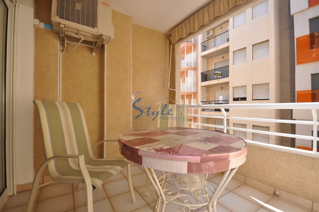 Comprar apartamento con vistas al mar en primera línea de la playa La Mata, Torrevieja. ID 4197