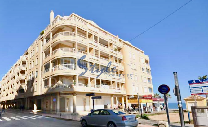 Comprar apartamento con vistas al mar en primera línea de la playa La Mata, Torrevieja. ID 4197