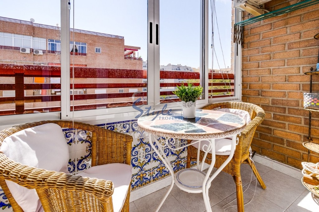 Buy apartment on the beach in Parque Las Naciones, Torrevieja, Costa Blanca. ID: 4198
