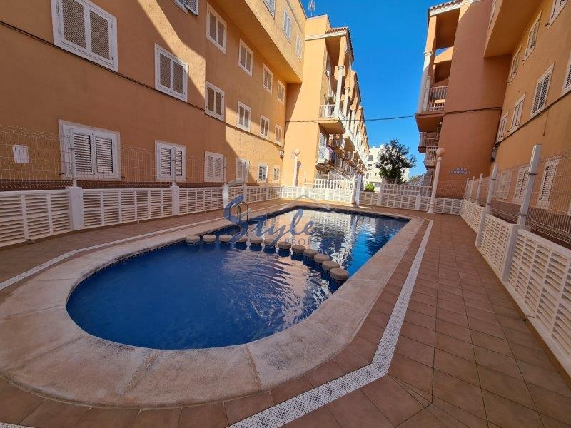 Comprar apartamento cerca de la playa en La Mata, Torrevieja. ID 4200