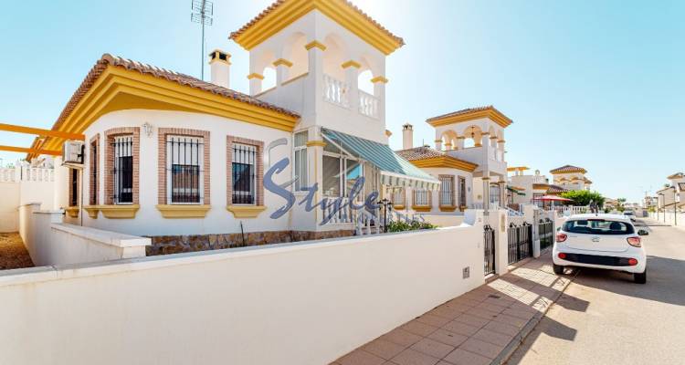 Comprar casa independiente en Pinar de Campoverde, Costa Blanca, España. ID 4202