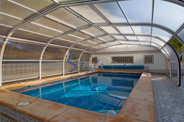 Comprar casa independiente con piscina en Pinar de Campoverde, Costa Blanca, España. ID 4217