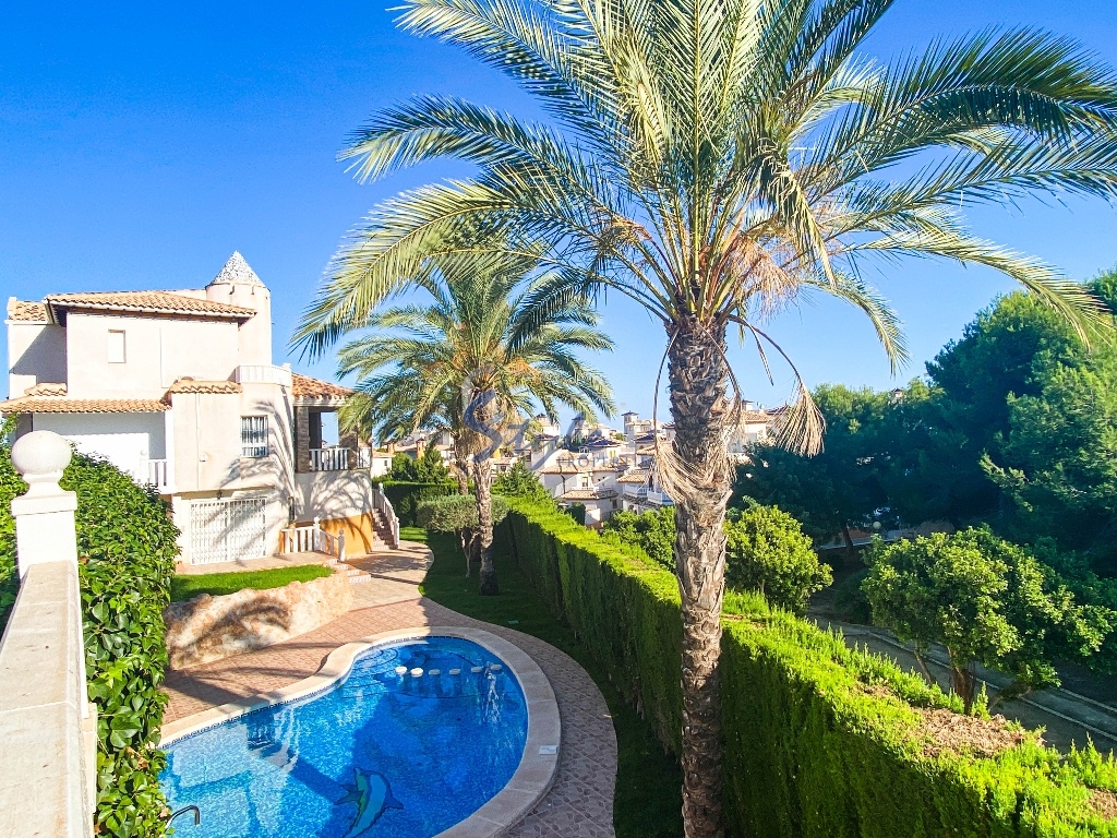 Resale - Villa - Orihuela Costa  - Orihuela Costa