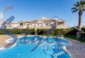 Comprar adosado con jardín y piscina en Torrevieja. ID 4224