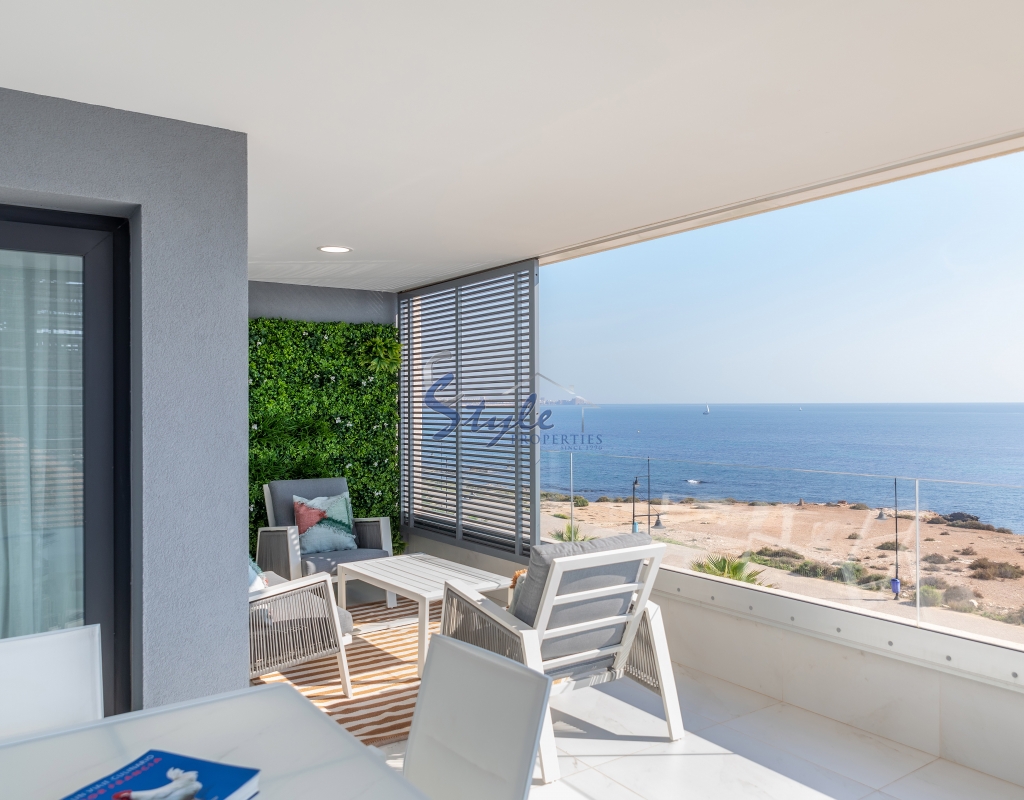 for sale front line new apartment in Costa Blanca, Punta Prima ON1160_2