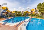 Купить квартиру с бассейном рядом с морем в Playa Flamenca, Коста Бланка. ID 4229