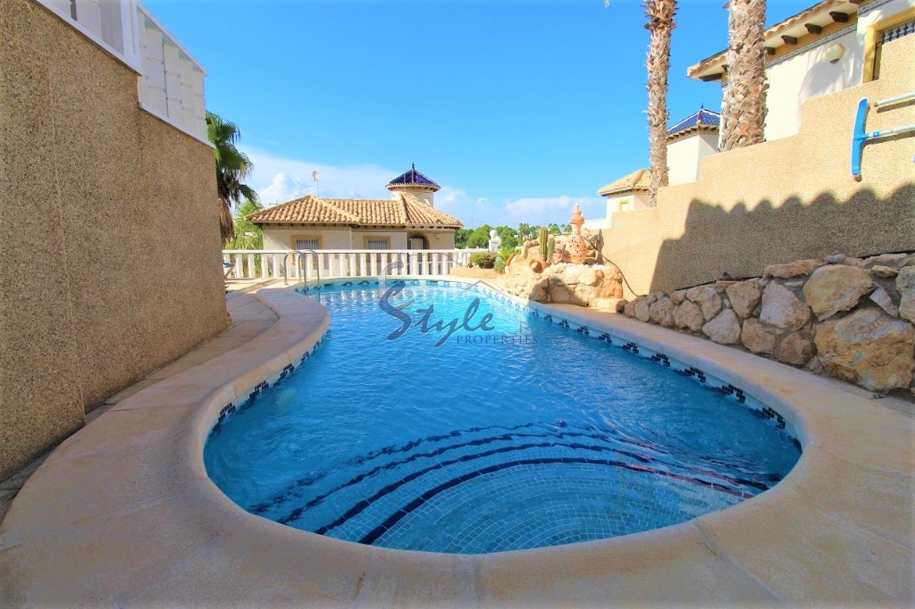 Resale - Villa - Villamartin